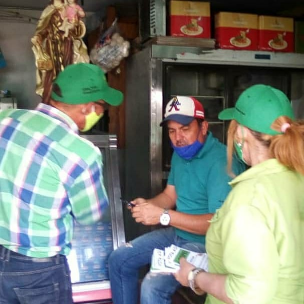 merida_copei's tweet photo. Henri Contreras @drhenricontreras , Valentina Araujo @valentinaaraujoquintero y Williams Ceballos @uribecwilliam1 en Ejido.

*MERIDA VOTA VERDE!!*💚 https://t.co/OaxSMx9lvw