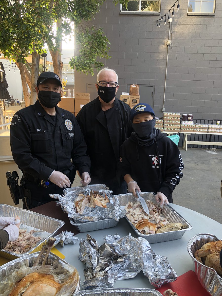 WLA Div along with our city partners, feeding our homeless men and women.  Capt. Tom getting his hands dirty. <a href="/LAPDWestLA/">LAPD - West Los Angeles</a> <a href="/LAPDHQ/">LAPD HQ</a> <a href="/WestLASawtelle/">West LA Sawtelle NC</a> <a href="/LAPDWestBureau/">LAPD West Bureau</a>