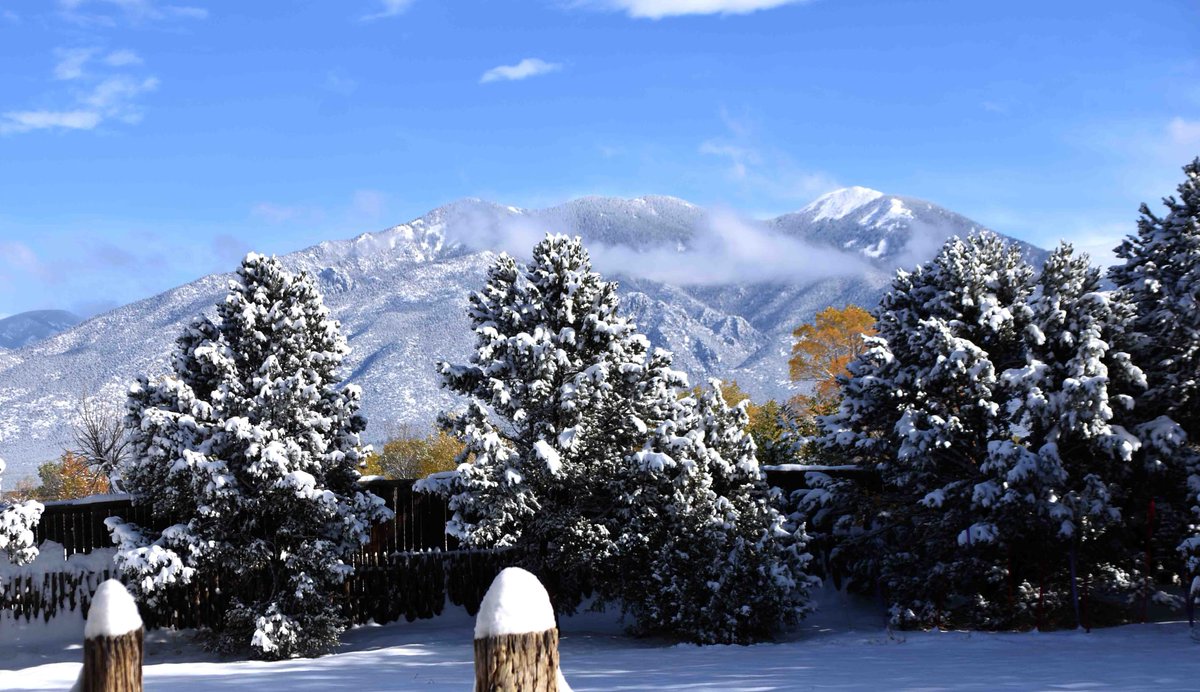 Wishing all of our friends a happy Thanksgiving in the best sound quality available! 

facebook.com/yarlung.artist…