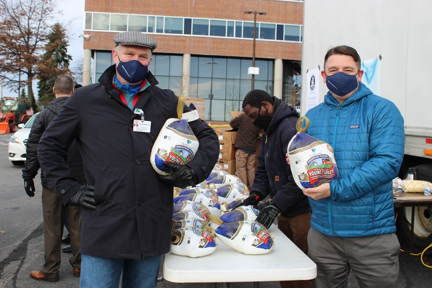 SolutioNHlth's tweet photo. @ElliotHealthSys gave staff holiday turkeys, and donated over 1,800 turkeys to the @NHFB, New Horizons, @MPAL409BEECHST &amp; @AmoskeagHealth! 23 ED staff donated their turkeys to @NewLifeNE. 
Plus, we collected food for the Food Bank and clothing for Brookside Church.
Thank you all! https://t.co/gmp1OidU6b