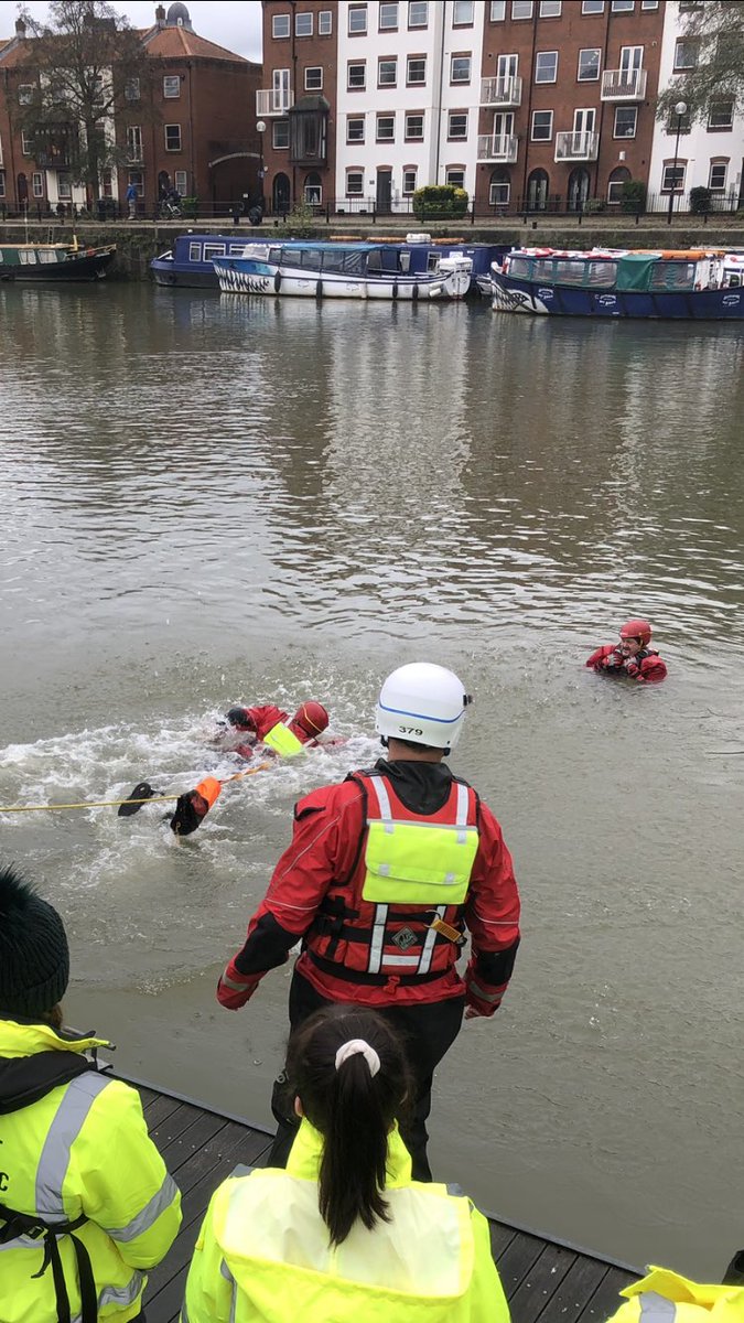 JonNewton999's tweet photo. Great work @jemarkerson for coordinating delivery of these very valuable inter-professional simulations! Many thanks to @AvonFireRescue for the fantastic support and encouragement shown to developing members of the country’s future NHS workforce: The @UWEPara students 💪🏻. https://t.co/3gjzvNUpT1