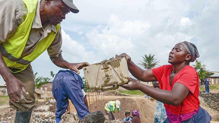 UNAUK's tweet photo. "In today’s hugely unequal world I believe there is still a need for an official aid system."
Useful insight from @dhnnjyn in light of the #UKaid spending decision.
In our #SDGs2020 report he stresses the need to focus on poverty + empower civil society:
https://t.co/VDshTJ1aaq https://t.co/KCpR5dwBpP