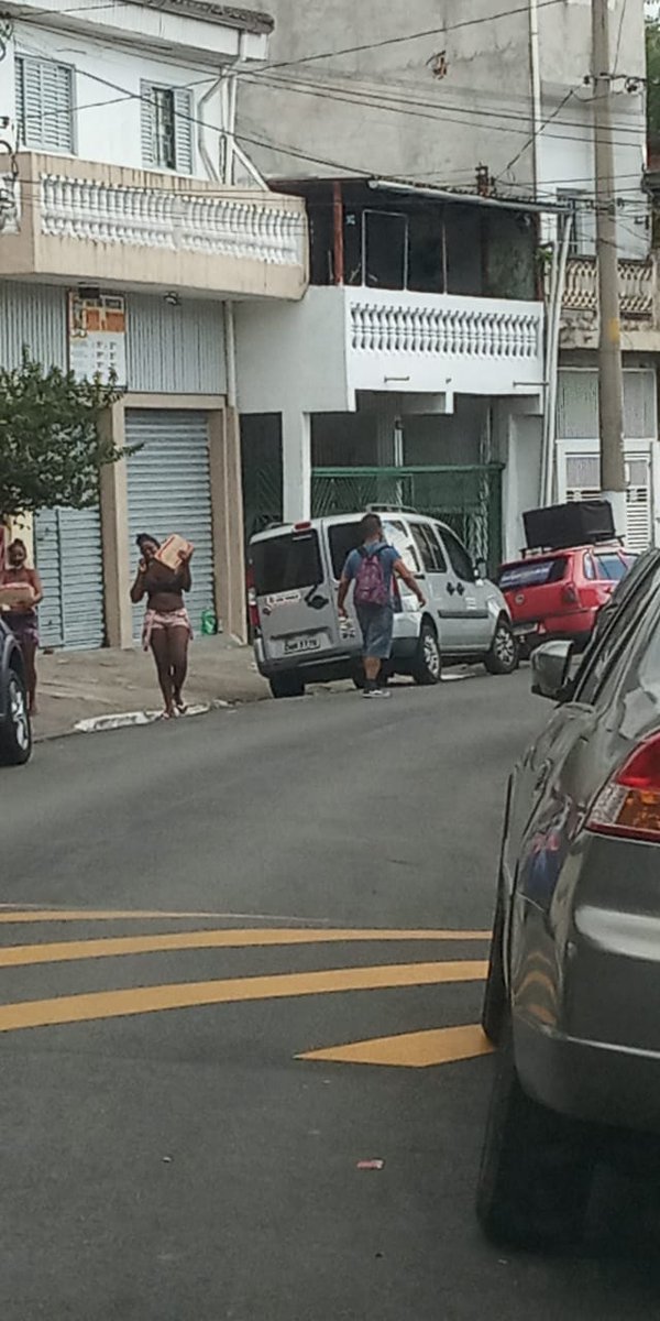 Mais fotos sobre a distribuição de cesta básica na Brasilândia em favor do prefeito Bruno Covas. Usando o carro oficial da prefeitura inclusive.
<a href="/eleitoral_/">Eleições2024</a> <a href="/saopaulo_agora/">São Paulo Agora</a> <a href="/TRESPjusbr/">TRE-SP</a>