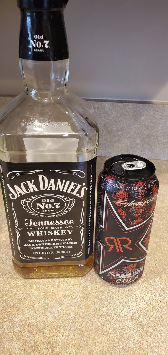 snackerzilla's tweet photo. Hey Guys! HappyThanksgiving needed a boost made a drink Samurai Jack! @rockstarenergy @JackDaniels_US #MonsterChomping #Snackerzilla https://t.co/IGvcrVEIzt