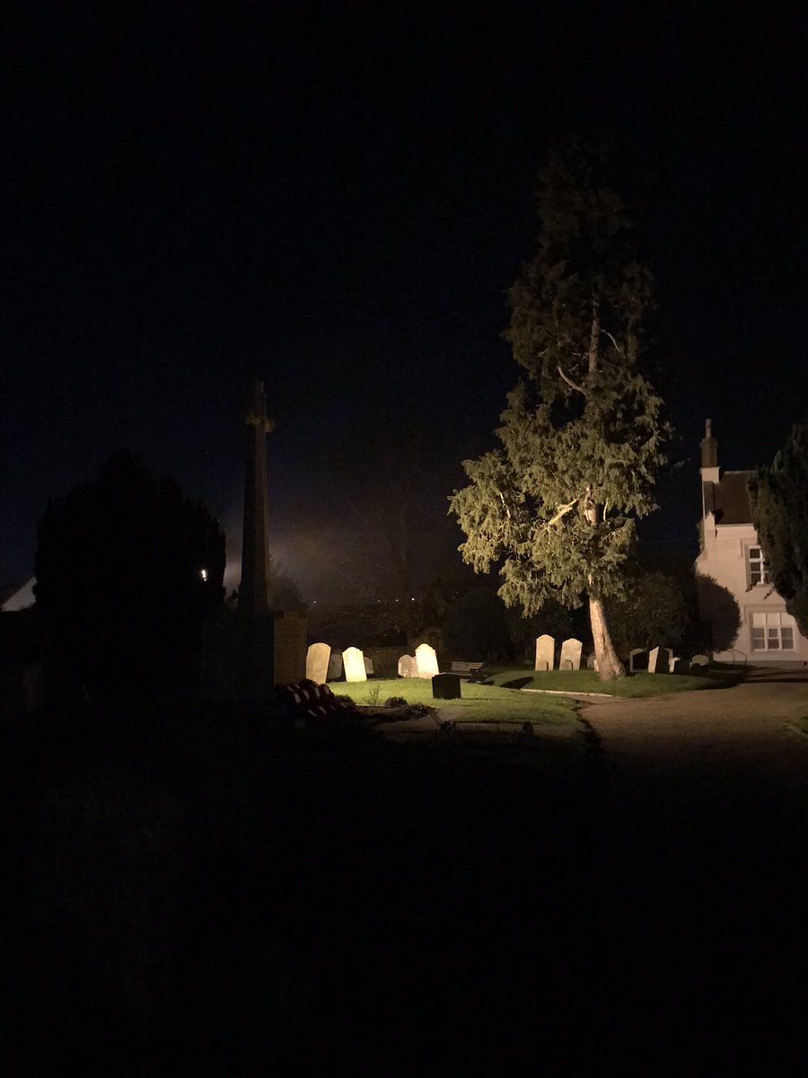 Cold, dry and wonderfully atmospheric evening in Framlingham 💫