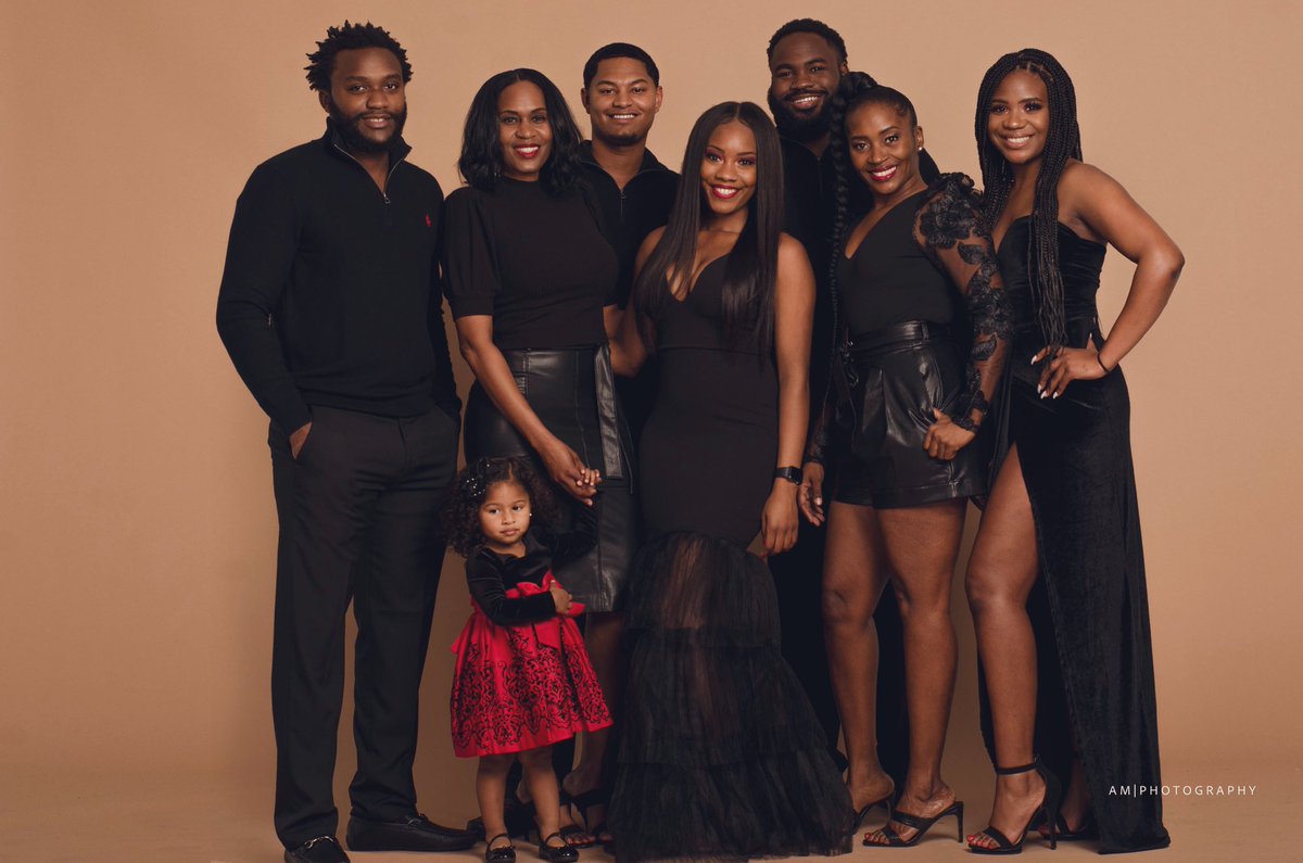 bdb15_'s tweet image. only the family 🖤