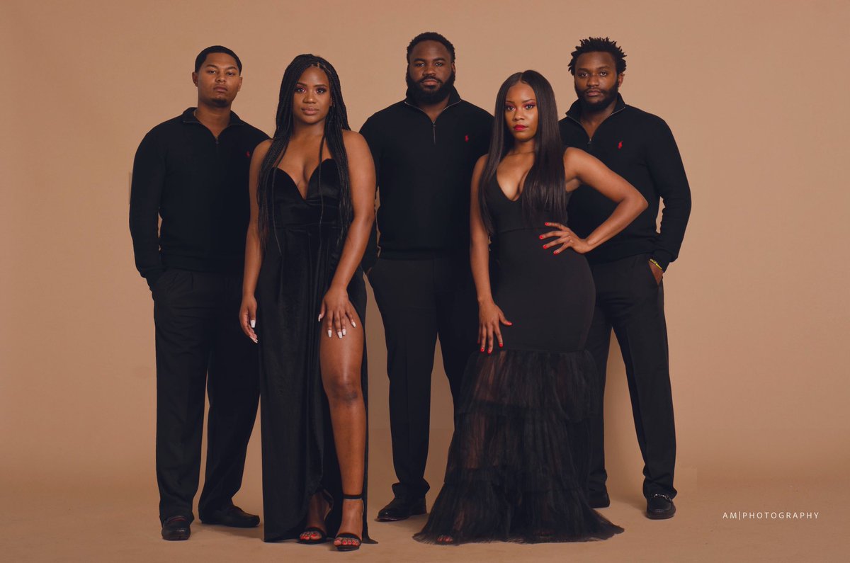 bdb15_'s tweet image. only the family 🖤