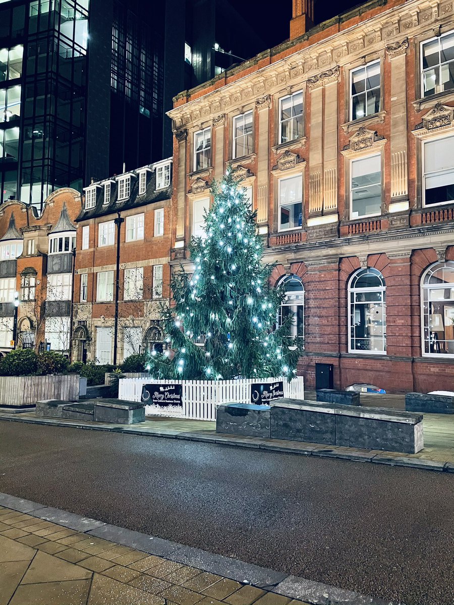 Twinkle twinkle! The simplest things cheer me up ⭐️ #christmaslights <a href="/ColmoreBID/">ColmoreBID</a> 🥰