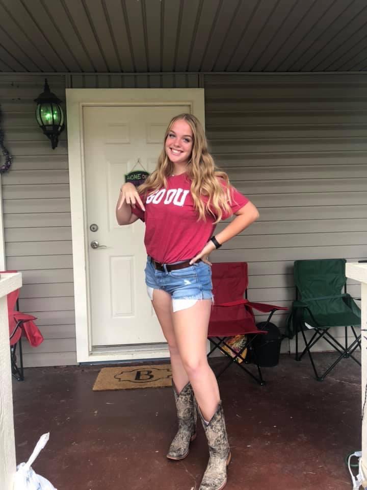 emiicav's tweet photo. I GOT INTO MY DREAM COLLEGE!!! HAPPY THANKSGIVING ❤️ #boomersooner #ou25 https://t.co/0ZyUSNwMvG