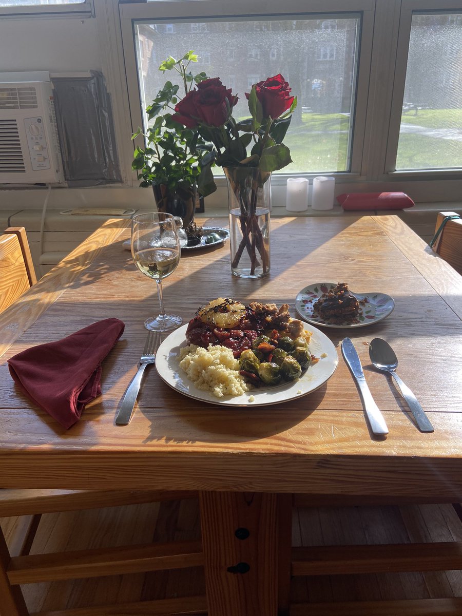 abishmail717's tweet photo. so I had Thanksgiving by myself this year and decided I was going to cook myself a good meal and these were my results. I’m very full and very proud https://t.co/V5mlgRF8Ry