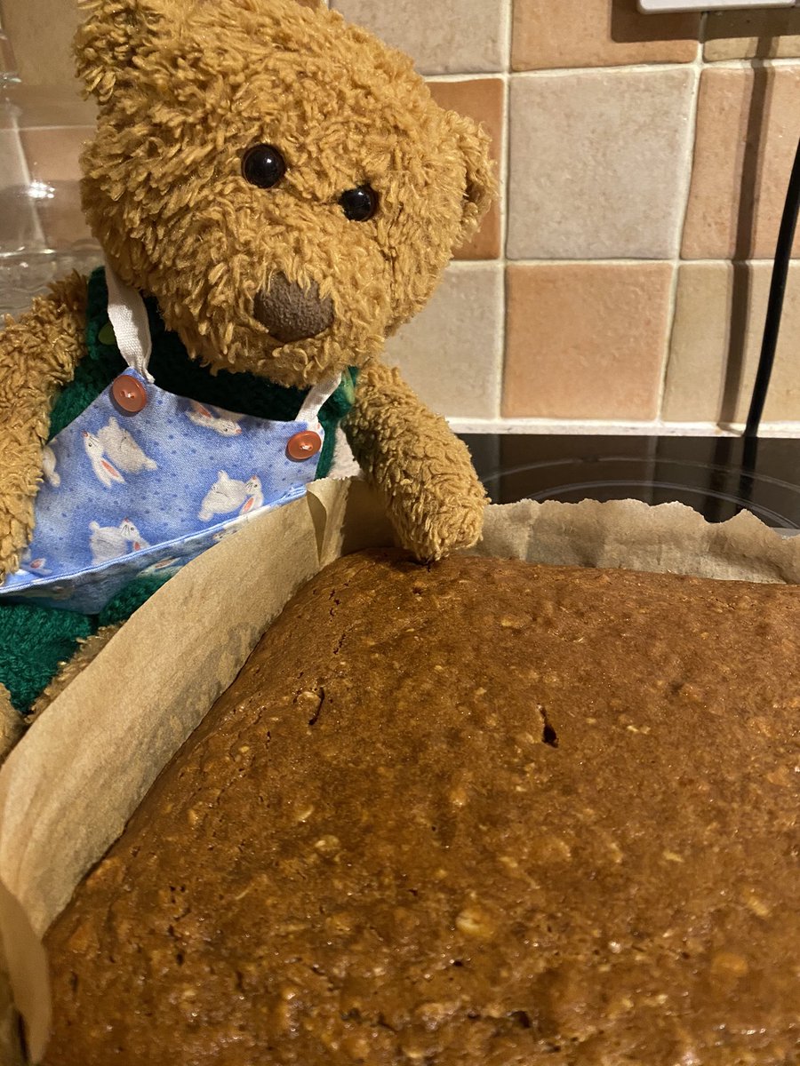 TravelTeddy3's tweet photo. I made my first ever Parkin today. It smells &amp; looks delicious. But, the recipe says don’t eat it for 5 days as it’ll improve with age. OMB 😳#dontwanttowait https://t.co/uU0k7hWVJV