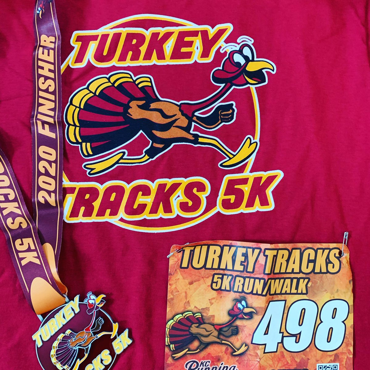 DanicaTormohlen's tweet photo. Grateful for family, friends, health, running, writing and YOU! Excited to have the opportunity to earn some race swag today, despite COVID-19. Happy Thanksgiving to all! #turkeytracks https://t.co/aHc1DrDTSd