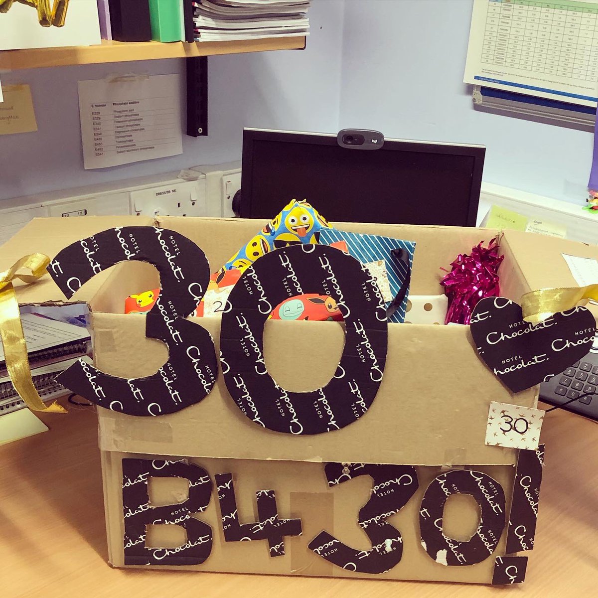 Happy as can be with my 30th birthday advent calendar from my wonderful team 💕3️⃣0️⃣💕 Covid safe and quarantined of course! Thanks <a href="/JessBudd2/">Jess Budd RD</a> <a href="/BrunoDietitian/">Bruno</a> <a href="/RavinderSagoo/">Ravinder Sagoo RD MNutr</a> <a href="/Victori42089031/">Victoria Armstrong-Brown</a> @hannahkingRD