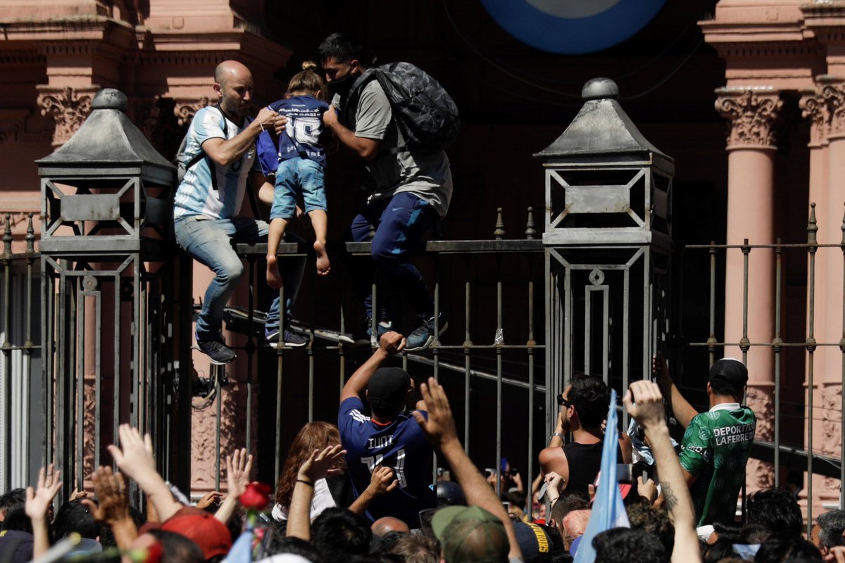 madorni's tweet photo. El futuro de Argentina en una foto. https://t.co/kiFGZL1L92