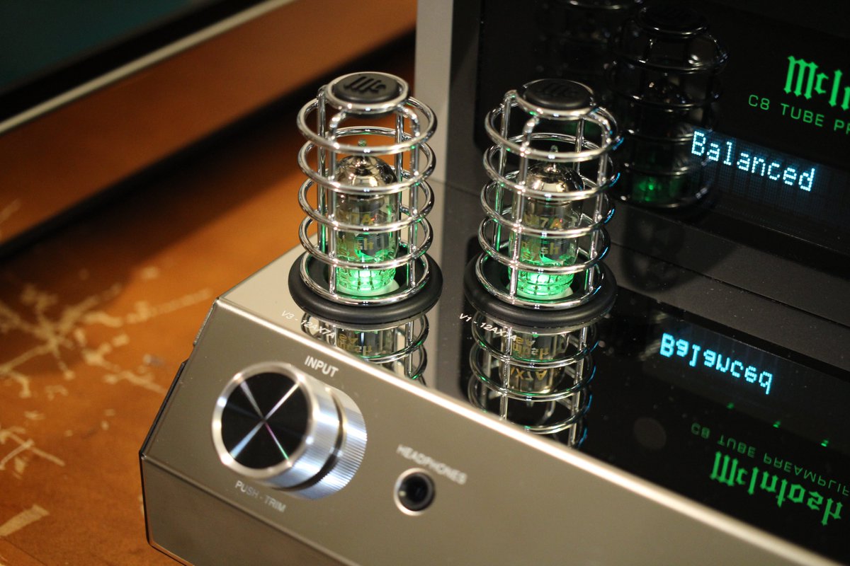 HowardKneller's tweet photo. On my Instagram page, more photos and info on McIntosh’s C8 stereo tune preamp ($3,500 USD) from my visit to @_audioclassics.  

IG: @howardkneller (audio),@howardknellerphotog (art/photo). FB: @HowardKneller

#audioclassics #worldofmcintosh #mcintoshlabs #mcintosh #audiophile https://t.co/aBKvWJjxCG