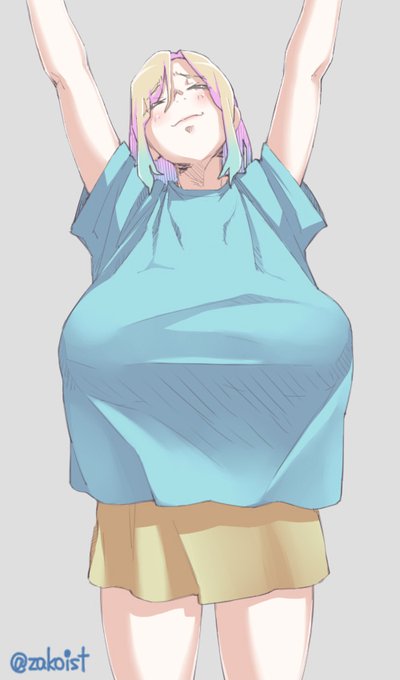 こういうTシャツのシルエットすごく好き 