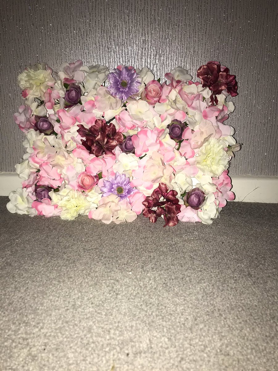 _flowerfactory_'s tweet photo. Colourful mini panel for a #nailtech - this will make all of her pictures stand out 🌸 #flowerpanel #flowerwall #decor #SmallBusiness https://t.co/68eMIB8HQt