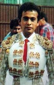 Hoy hace 31 años el diestro mexicano @manolomejiaa65 "El Orfebre de Tacuba" confirma a pares en <a href="/LaPlazaMexico/">La Plaza Mexico</a>
con toros de <a href="/GRanchoSeco/">Gan Rancho Seco</a>, a Eulalio López 
<a href="/InfoZotoluco/">InfoZotoluco</a> con "Bombón" y a Sergio González, con “Bodas de Oro” <a href="/portaltaurino/">Portal Taurino</a>