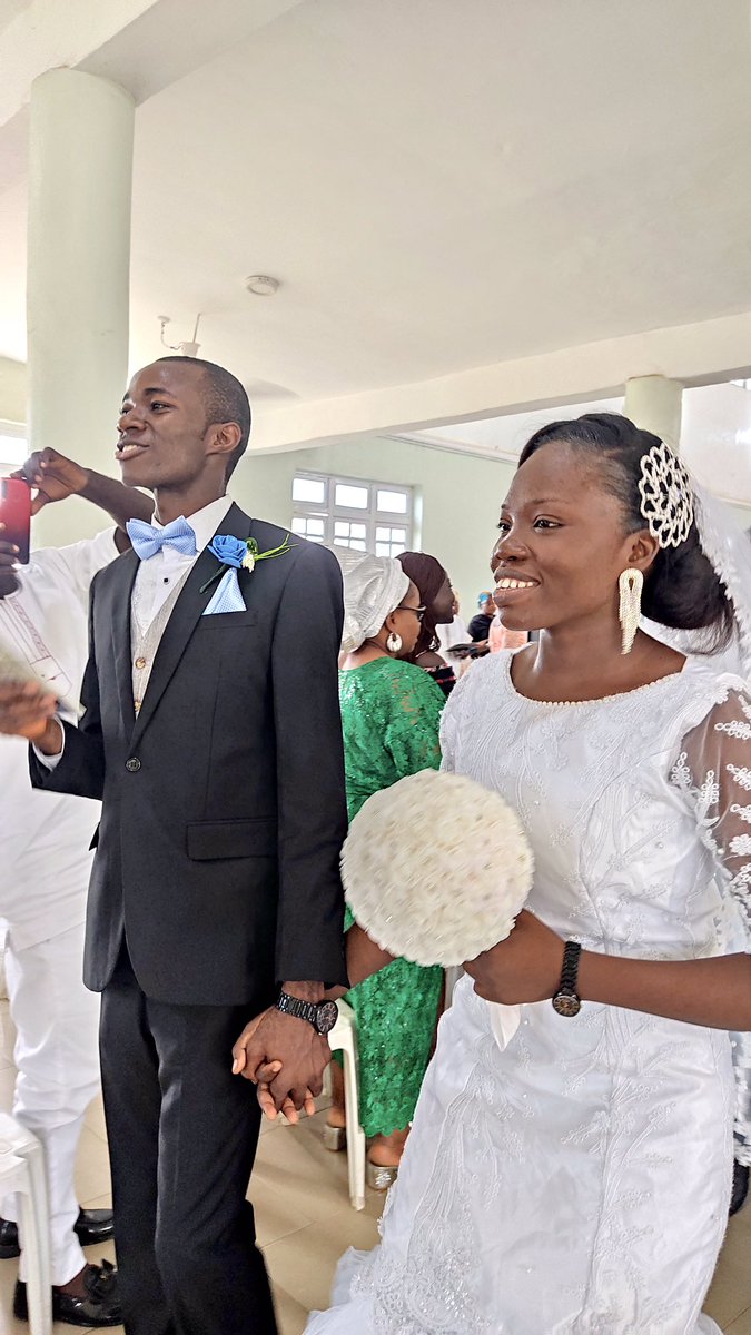 damilarebdg's tweet photo. Congratulations to one of the most hardworking employees at @teamtechsavvy .

@AgbosuaE , happy married life.
Thank you for your selfless service.

We love you ❤️ https://t.co/WIeqZsRswF