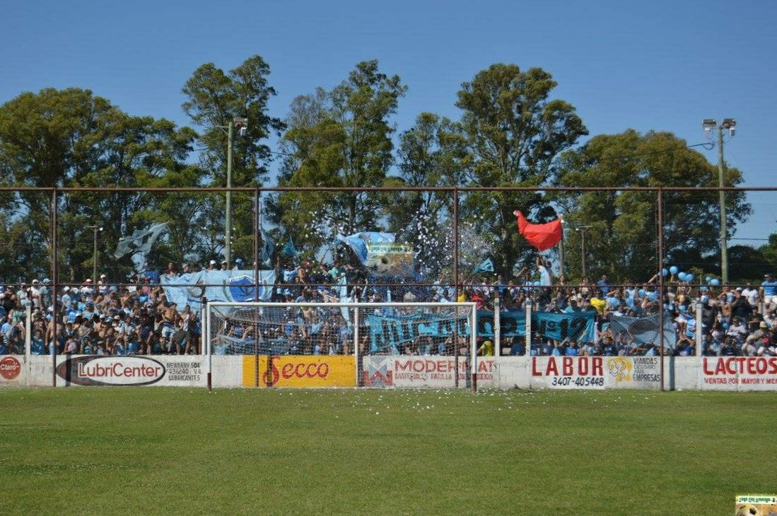 ClubSocialRllo's tweet photo. "YO ERA CAMPEÓN, VOS ME VEÍAS...🎵🎺"

🏆Un día como hoy pero de 2017, Social se consagraba CAMPEÓN de la Liga Nicoleña nada más y nada menos que contra su eterno rival, y en SU CANCHA🤭... Un día que quedará grabado para siempre en la historia Celeste. Gracias toda la vida! 💙👏 https://t.co/j1KxE794nT