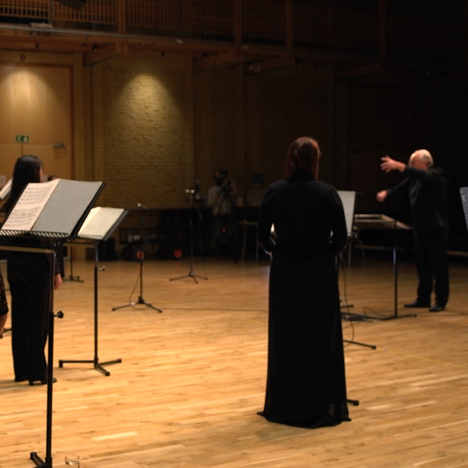 excathedrachoir's tweet photo. We had a wonderful day yesterday recording "Ex Cathedra: Our First Love" ready for you to watch on Sunday 4pm via @idagio_official. 

Make sure you have a ticket for €10 and re-watch as many times as you like until 13 Dec: https://t.co/5DdulAimnZ https://t.co/L7N7zI6dka