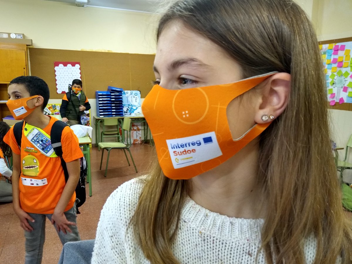 cpmdecervantes's tweet photo. Lanzamiento del proyecto #Tychron en colaboración con @fundacionctic. El alumnado recibió entusiasmado el material promocional. @AshokaSpain @trilemaedu @Educastur @cprgijon https://t.co/YF7T8hShQ6