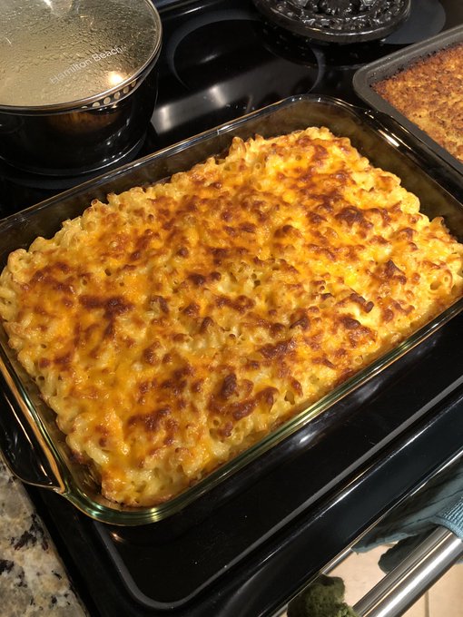 My baked mac and cheese.  You know it&rsquo;s good, bitch, have you a bite 😈. Uhuh, shut your mouth and stuff<a href="/tag/macandcheese"class="tags"><span>#macandcheese</span></a><a href="/tag/thanksgiving"class="tags"><span>#thanksgiving</span></a><a href="/tag/happythanksgivin"class="tags"><span>#happythanksgivin</span></a>