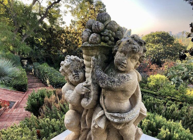 Happy Thanksgiving from the Friends of Virginia Robinson Gardens!

We are especially grateful to our MEMBERS that give so generously and work tirelessly to preserve the estate and gardens of Virginia &amp; Harry Robinson! 🦃