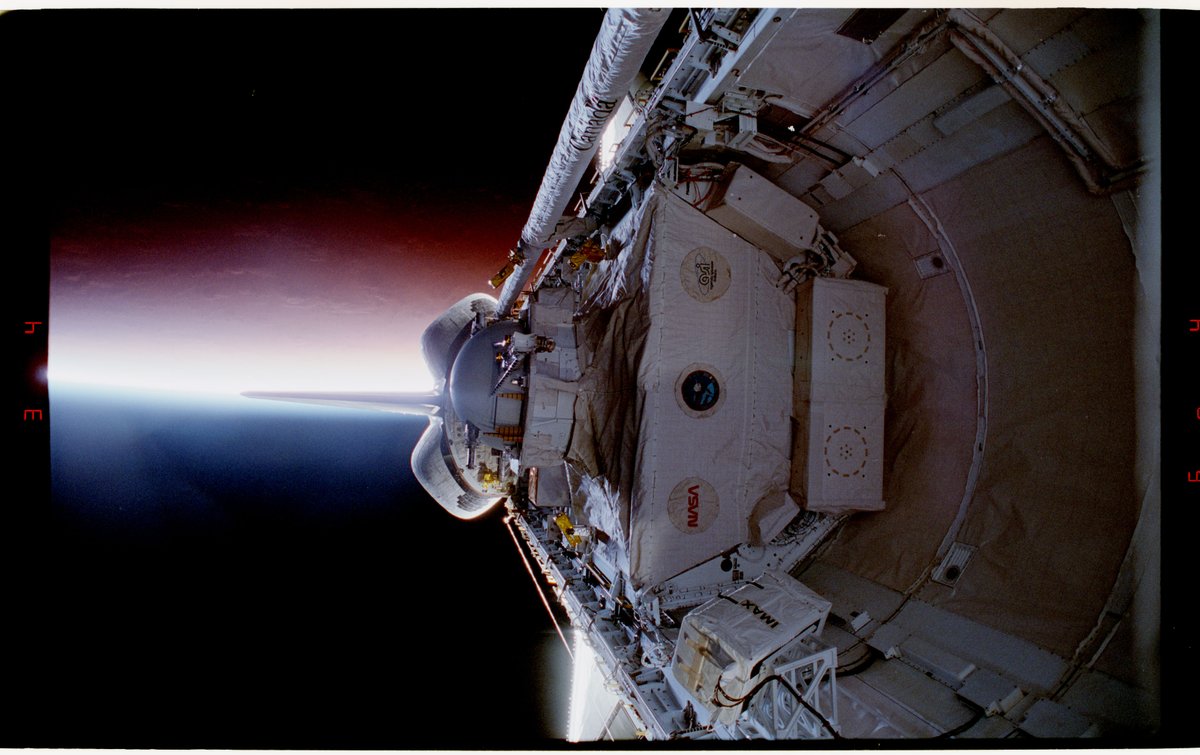 SpaceAboveUs's tweet photo. On STS-46 we've got a reusable European satellite, a 5 foot wide space ball, and 20 kilometers of tether to spool out. Let's try not to make too big of a mess! #STS46 1/6 https://t.co/YKdFelZi2z