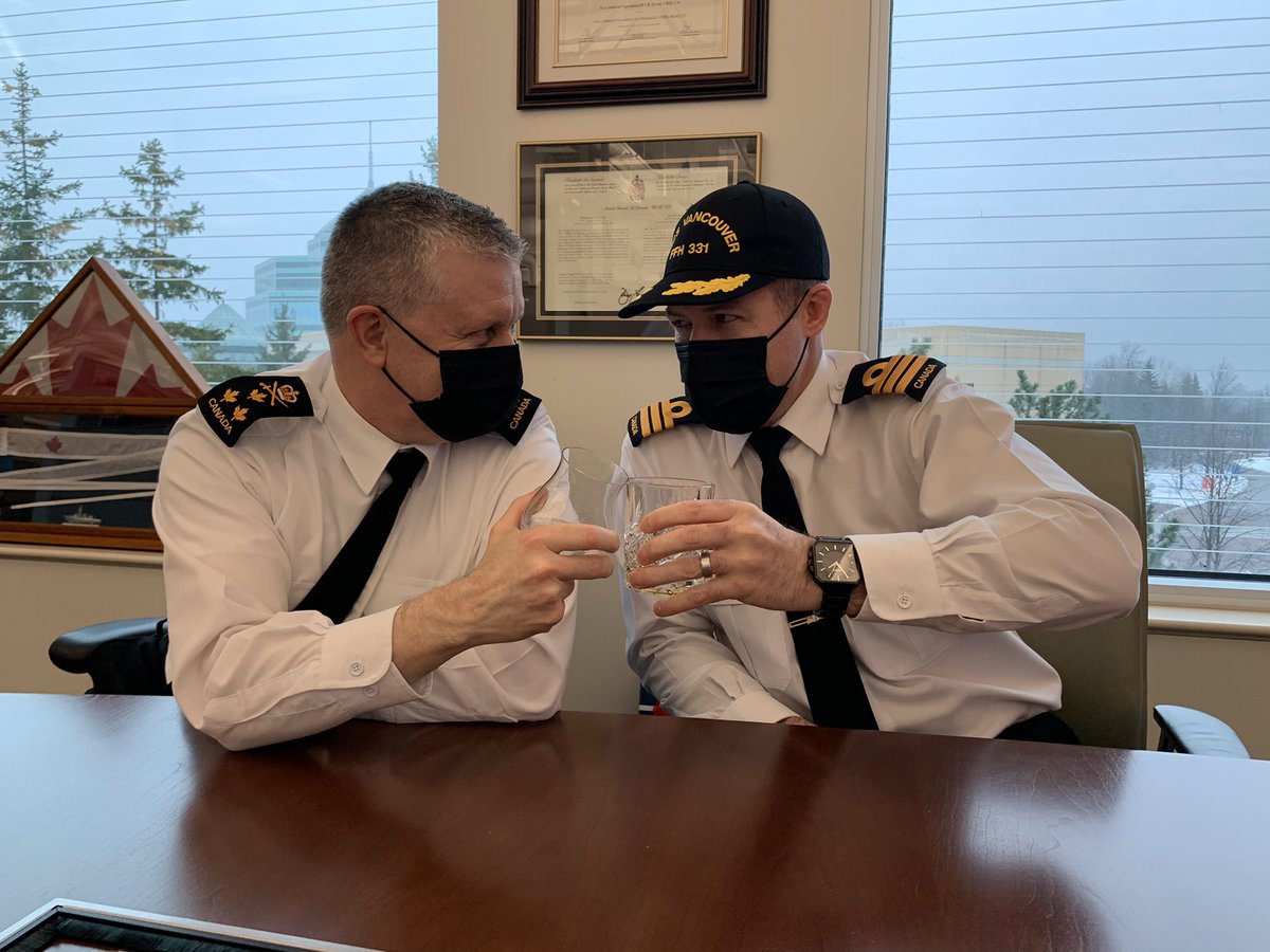 Comd_RCN's tweet photo. I ♥️ my job! And so does Cdr @kw_whiteside - both his current work (my ExecSec) AND his future command! #BZ @HMCSNCSMVan DESIG! https://t.co/9YBwU3ZsP7