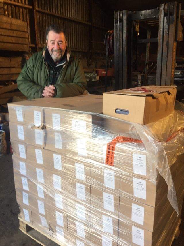 terrybnd's tweet photo. The legendary broadcaster Eric Robson taking delivery of the first batch of DVDs of my Helvellyn film which arrived in Cumbria today 😊⛰🎥 Shipping begins tomorrow! #lakedistrict #helvellyn #getoutsideinside Fancy a copy? Visit: https://t.co/c0XTtFyBM4 @OSleisure @PeterGWeather https://t.co/sx5O3PRll1