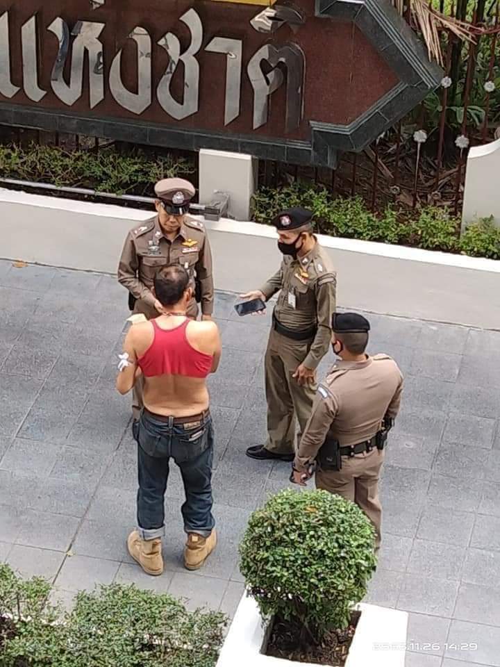 blacklion_thai's tweet photo. หนุ่มโวย!!แต่งตัวแบบนี้��็ผิดด้วยเหรอ? Don’t tell me how to dress!
#เก่งมากกล้ามากขอบใจ https://t.co/ytOO1sjmrx