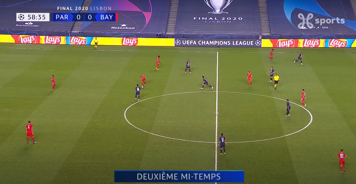 Look closely, Kimmich constantly moving to lose his marker and give Thiago an option in the midfield... Beautiful first touch, he already knows where he will pass the ball Gnabry cross for Muller  Kimmich is completely unmarked with a perfect vision of the pitch  Coman 
