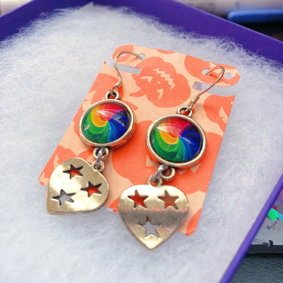 Looking for some gorgeous new jewelry? These beautiful little earrings are from  @HillaryMonahan's  @peculiarityshop and I love them!  https://www.peculiarityshop.com&nbsp;