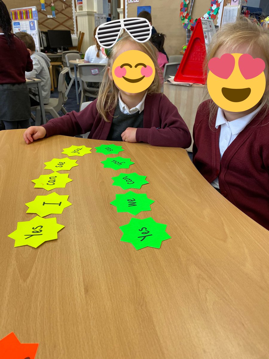 mrstmatheson's tweet photo. Building sentences from our reading books today. Great collaboration to put the words in the correct order so they make sense. 👏⭐️⭐️@Kirkcaldywestps https://t.co/HZywBwDqaL