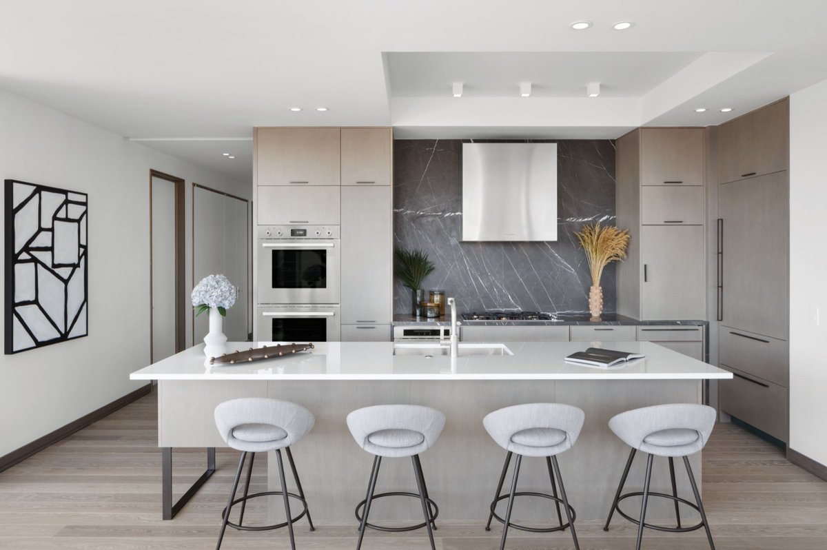 The ideal kitchen for cooking #Thanksgiving dinner. Wishing everyone a happy, safe, and healthy Thanksgiving holiday from HFZ. #88and90Lex
