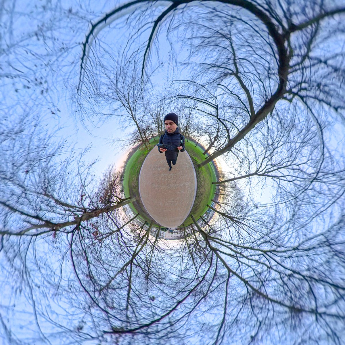 GabrielAriton's tweet image. Do you like the 360 View in the panorama below?
I am obsessed with these tiny planets.
#360view #tinyplanet #360photo #park #london
#gabrielariton