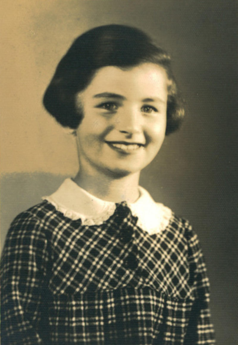 AuschwitzMuseum's tweet photo. 27 November 1929 | Czech Jewish girl  Hana Neuschulová was born in Ústí nad Labem. 

She was deported to #Auschwitz from #Theresienstadt ghetto on 6 September 1943. She did not survive. https://t.co/vpv8YoY3gG