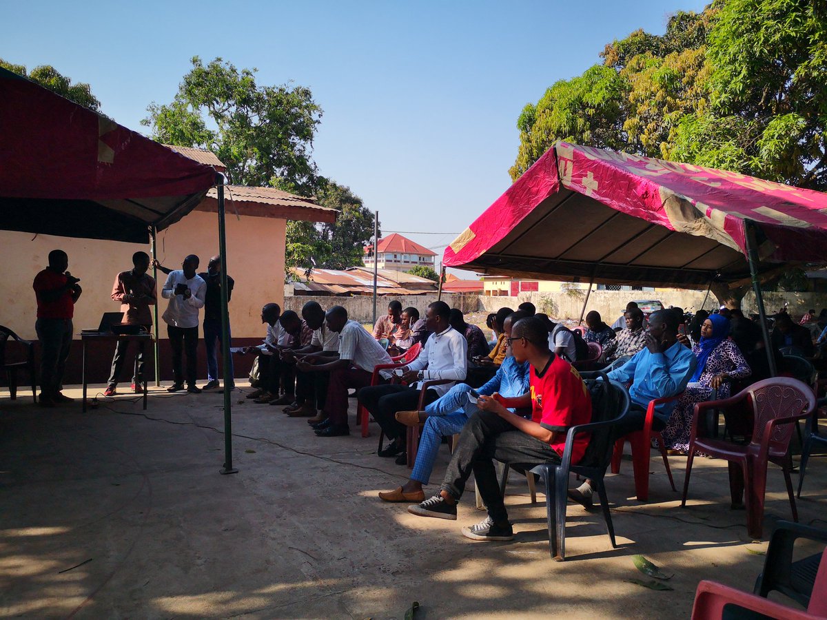 Conférences, concours d'orthographe, concours de lecture... Bravo à <a href="/dialloabdoul26/">T. Abdoul DIALLO</a> et à toute l'équipe d'organisation pour ce #JourDuProfDeFrancais pédagogique et ludique ! <a href="/IFParis/">Institut français</a> <a href="/FipfOrg/">FIPF.org</a>