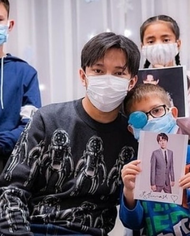 FansDimash's tweet image. SOS vesnička v Astaně 25.11. 2020 ❤️@dimash_official 
#thebestsinger #TheWorldsBest
#LouisVuitton #kudaibergenovdimash