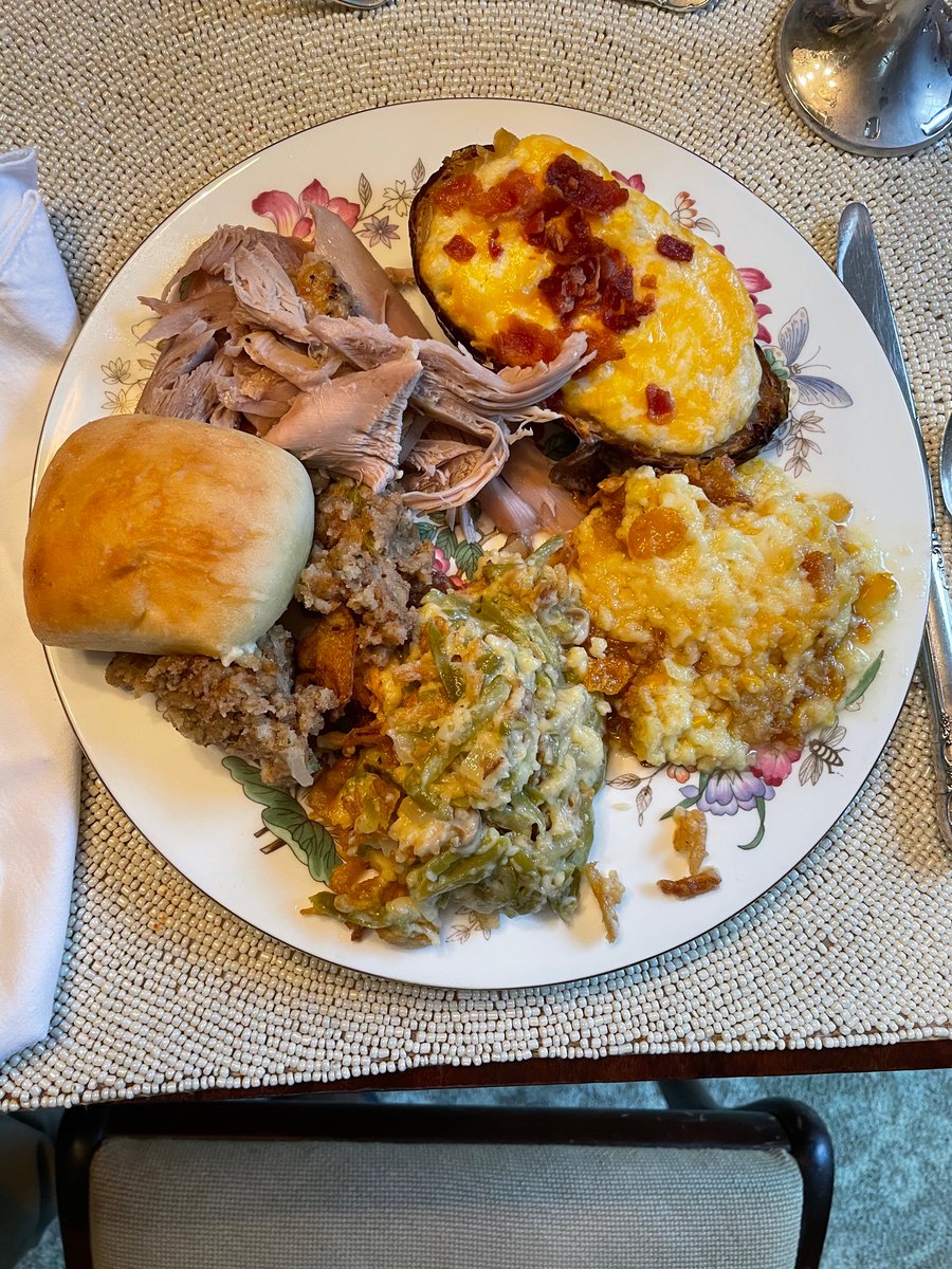 yerdmeh's tweet photo. #3PlateClub
You know I ate every last bite of each one too
#CleanPlateClub #teamnodessert
#thecornpuddingmightaswellbedessert #darkmeatonly #cranberrywasappliedpostpictures #teamnogravy (weird I know but strictly a cranberry sauce guy on my #turkey 🤷♂️)
#THANKFUL and #thankFULL https://t.co/SIwxaa9uEp