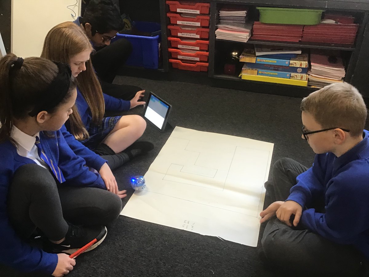 Caldercuilt's tweet photo. P7 were delighted to explore our new SPRK+ Spheros. They enjoyed navigating the @SpheroEdu App, changing the Spheroβs colour, making it spin & then the used their block coding skills to design a sequence the Sphero could follow. #algorithms #cpsdigi @DL_for_All @XMALearning π» https://t.co/PuN8vQxDeG