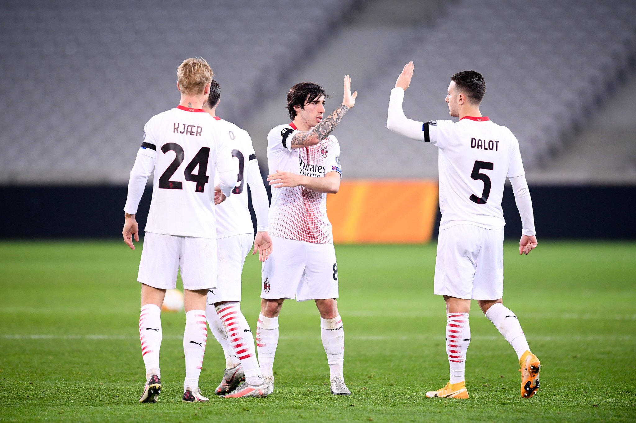 Lloyd Dsouza on Twitter: "FT ANALYSIS FOR #UEL #LOSCACM 1-1: Milan became much worse after the substitions. A lack of a 9 did hurt them today. Tonali-Bennacer did a good job. Theo