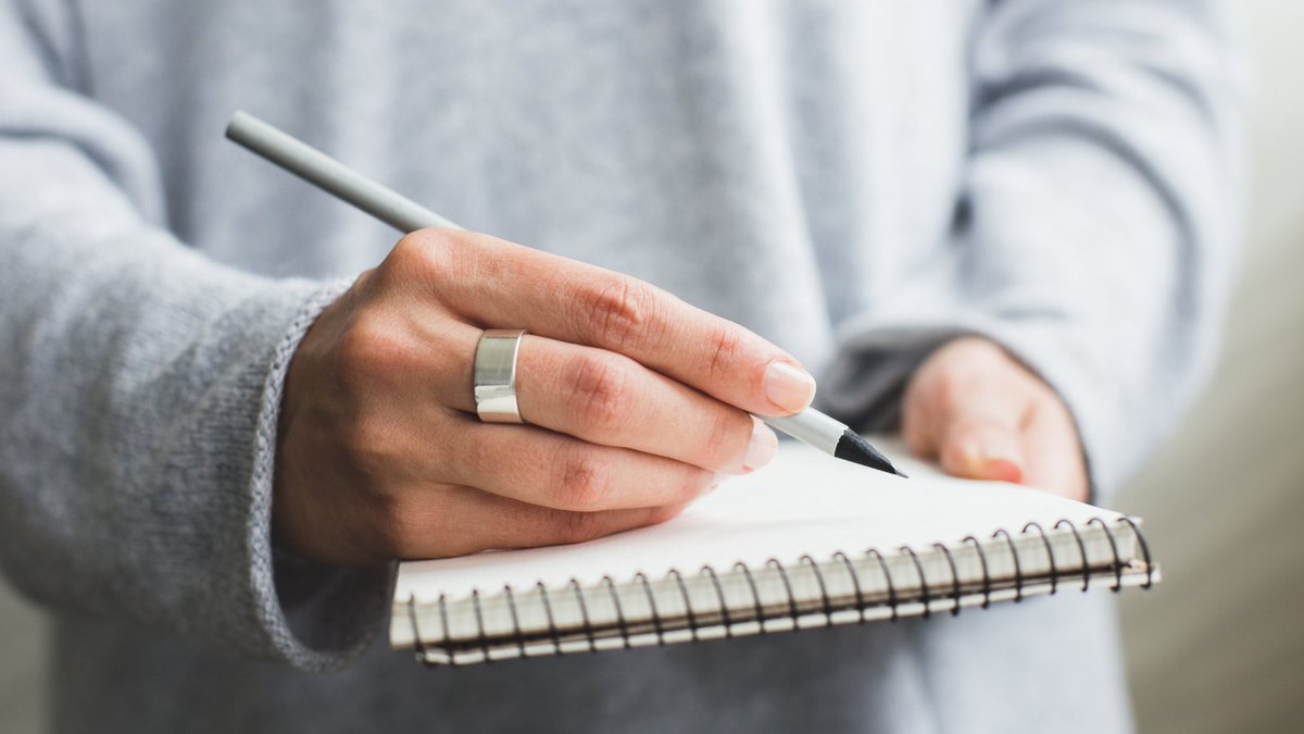 Ever wondered what happens during a coaching session?

Each 1:1 session explores topics prompted by the #founder’s daily experiences. The coach then draws on science-based tools to provide structure and context to the conversation - always guiding it towards the overarching goal.