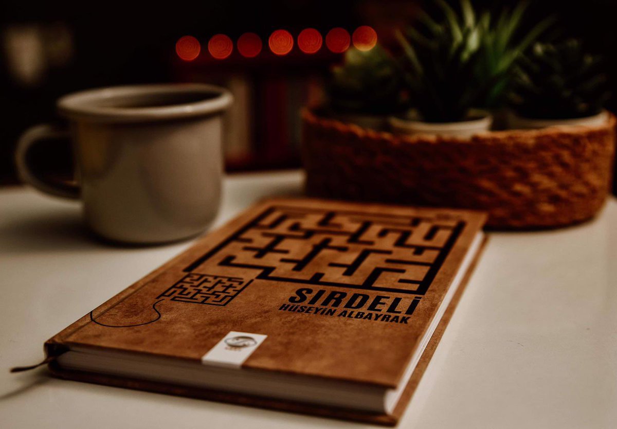 KİTAP YAYINDA - SIR’DELİ

Biz Mecnûn iken henüz akıl yaratılmamıştı...

babil.com/sirdeli-ciltli…

#hüseyinalbayrak #sırdeli #albayrakkardeşler