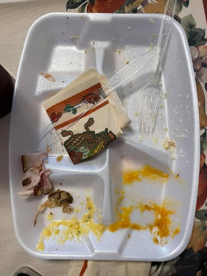 whatdatis1's tweet image. Cajun turkey,brisket, regular turkey, Honey Baked ham, sweet potato soufflé, cranberry sauce, 2 helpings of dressing with giblet gravy, butter peas, bbq and mac&amp;amp;cheese.