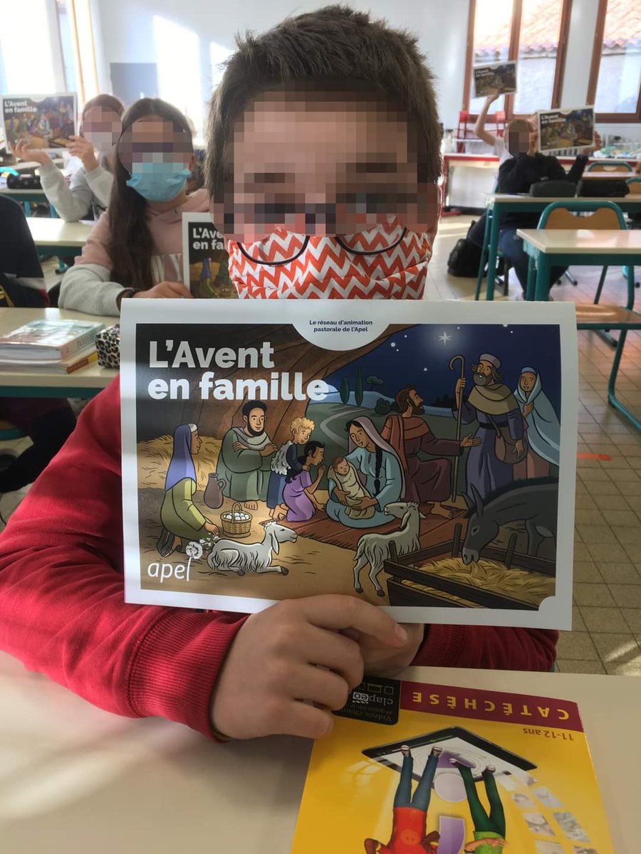APELpuydedome's tweet photo. L'#APEL63 💙
Un grand merci à l'équipe d'animation pastorale de l'@Apelnationale pour ces @Calendrieraventapel distribués à de nombreuses familles qui pourront y trouver les textes des Évangiles, des réflexions, des bricolages, des prières, et un conte de Noël @Aventenfamille https://t.co/477hwYTKGg