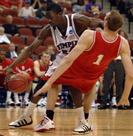 WhiteBballPains's tweet photo. #ImThankfulFor charges, the 3-point line, and garbage playing time in the 4th quarter. https://t.co/ui4P4OLiJH