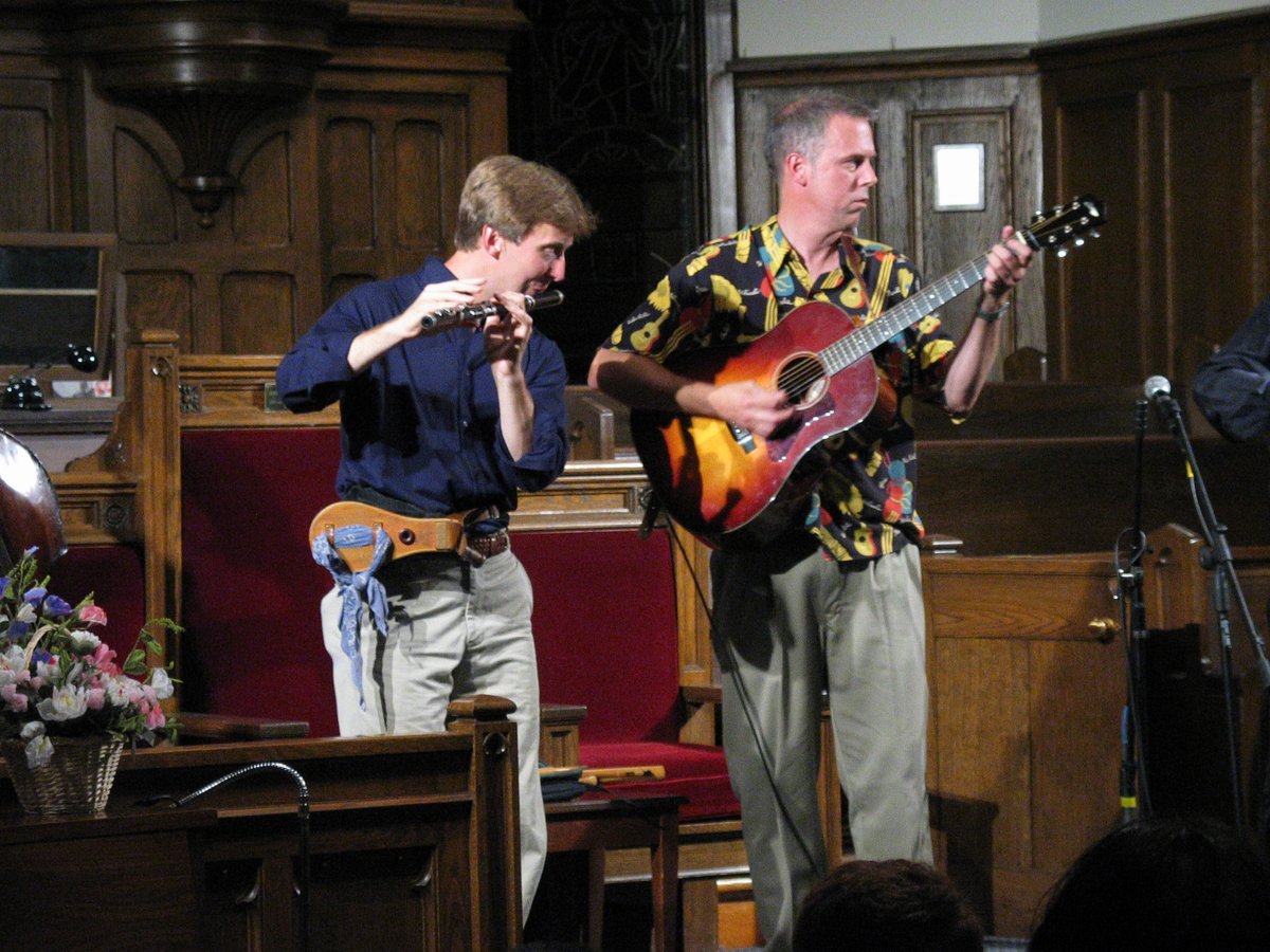 Throwback to Boxwood 2003! Looking forward to when we can play music in-person again, but until then check out our Boxwood Online offerings at patreon.com/boxwood! 🎶
.
.
.

#music #festival #musicfestival #traditionalmusic #earlymusic #onlinefestival #tbt #ThrowbackThursday