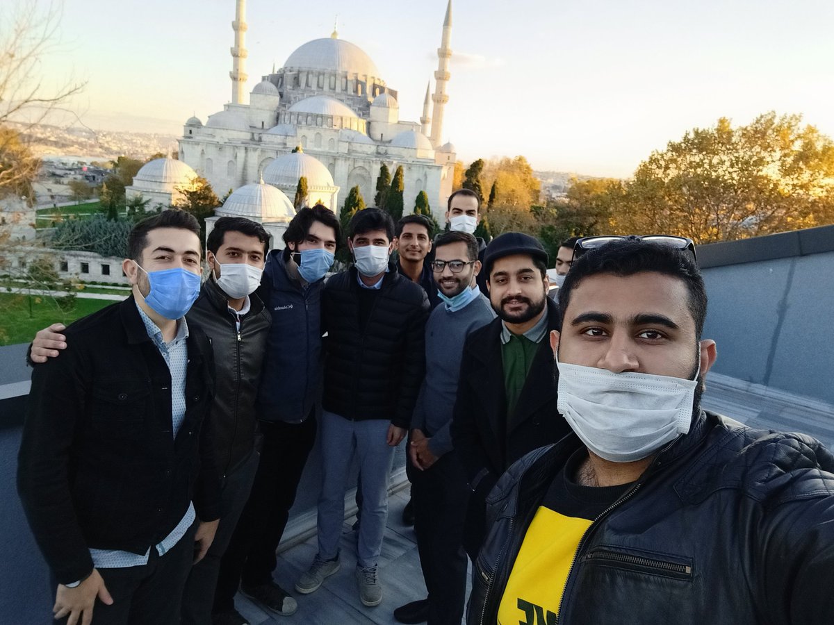 AnasMAwan's tweet photo. of student union and different educational clubs of the university.
Before leaving the university ,Pakistani students thanks the Turk friends for arraniging this.
*Beyazit (Bayezid) is the name of one of the Ottoman sultans.
#PakistaniDiasporaInTurkey
#PakistaniStudentsInTurkey https://t.co/Nk9uamJhc4